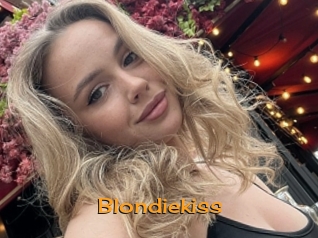 Blondiekiss