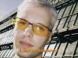 Leonnextdoor