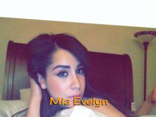 Mia_Evelyn